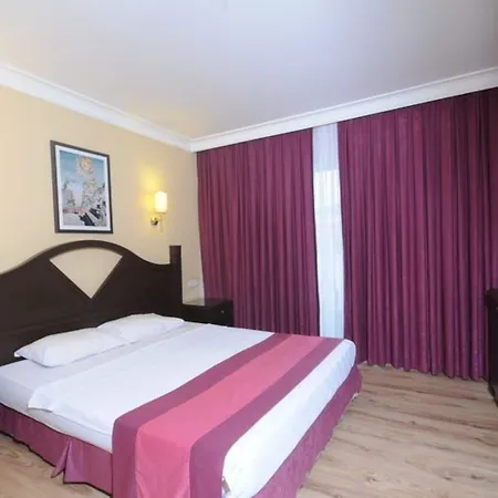 Voxx In Family Club 酒店 马尔马里斯