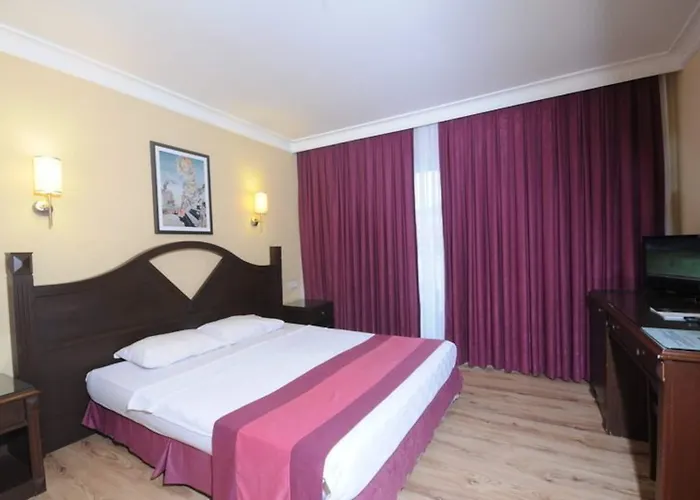 Voxx In Family Club מלון מרמריס